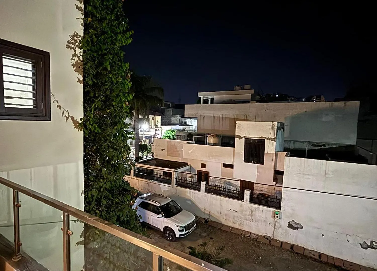 S Square Homestay Tajganj