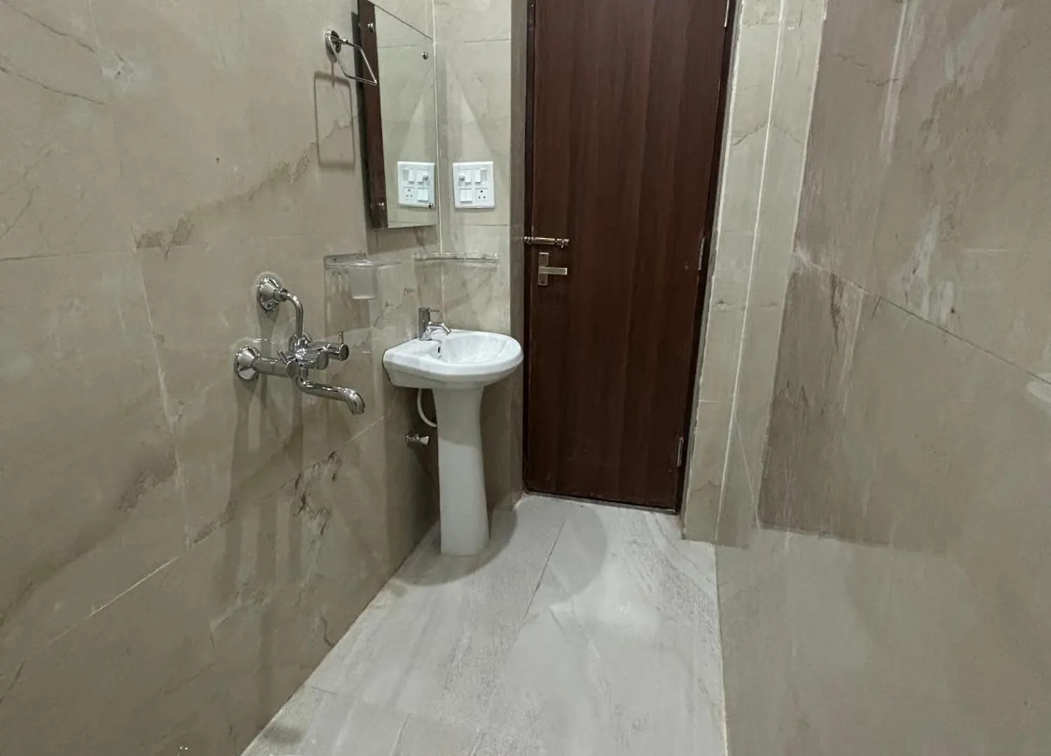 S Square Homestay Tajganj