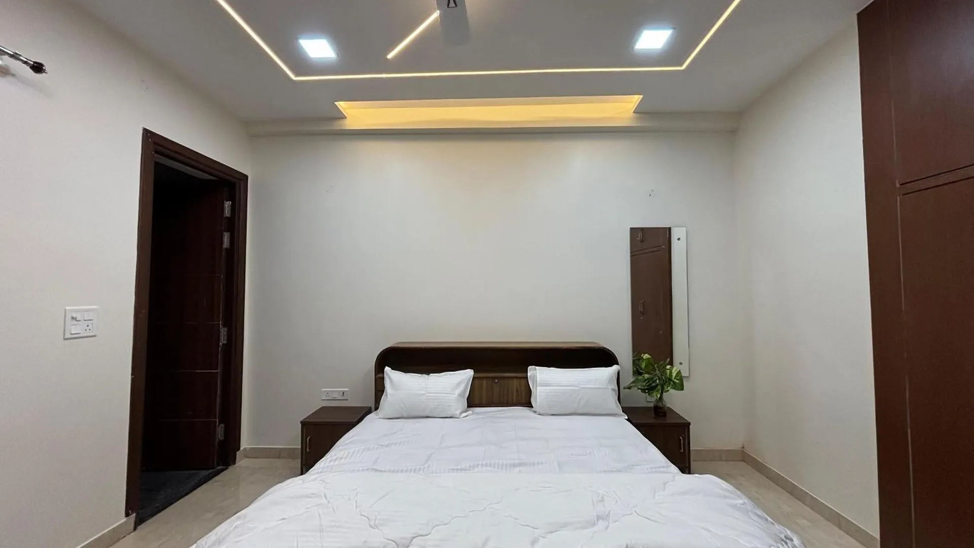 S Square Homestay Tajganj 0*,  India